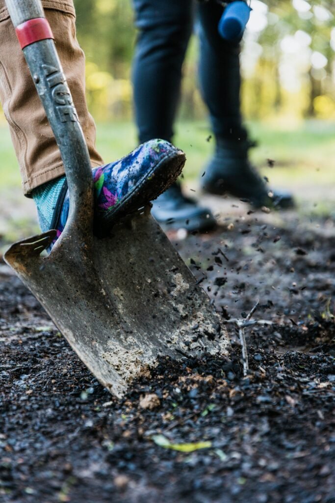the easy way to compost leads to great garden soil.